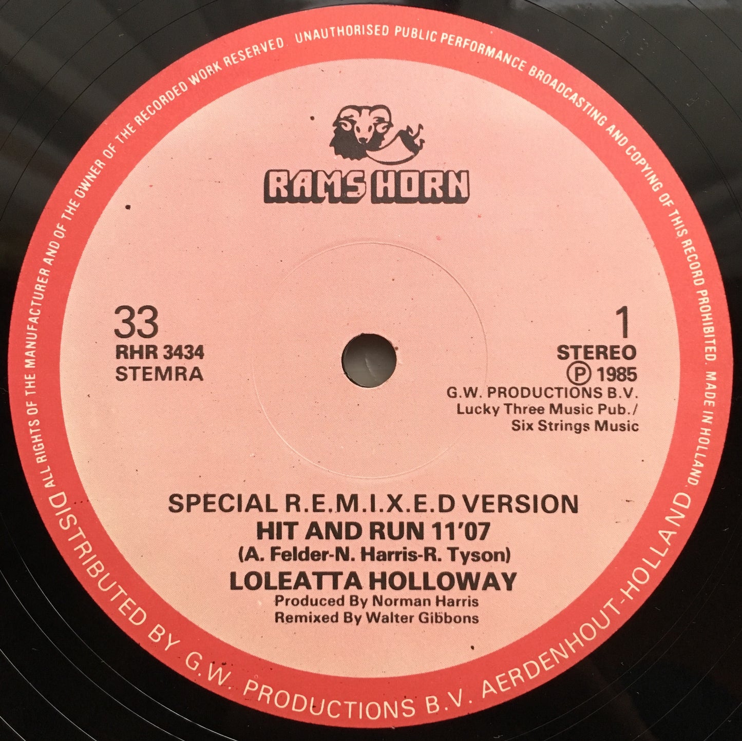 Loleatta Holloway – Hit And Run (Special R.E.M.I.X.E.D. Version) - monads records