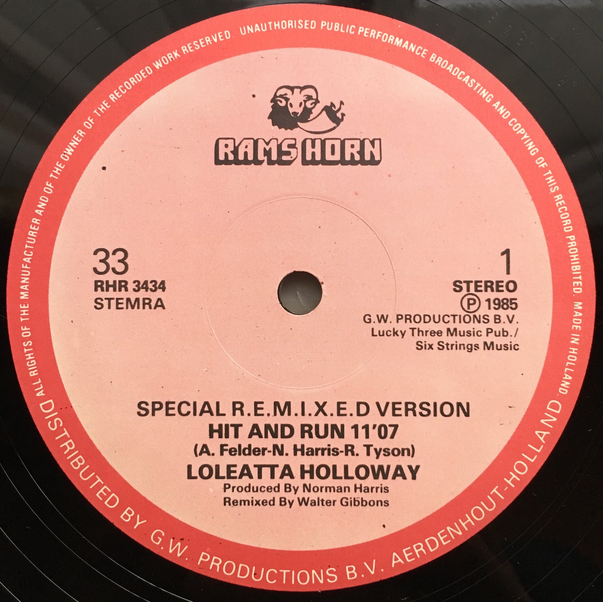 Loleatta Holloway – Hit And Run (Special R.E.M.I.X.E.D. Version) - monads records