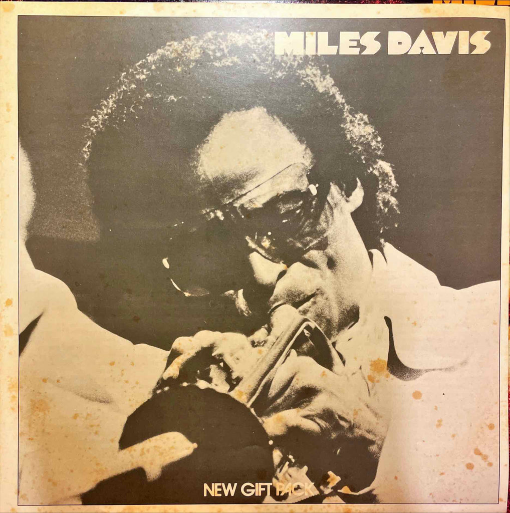 Miles Davis – New Gift Pack 2 x LP Box inner-sleeve front image